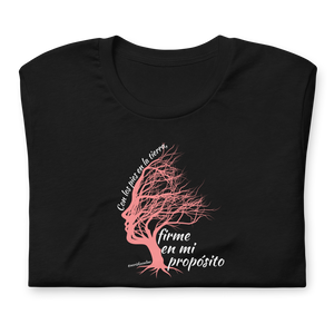 Camisa de motivacion y autoayuda para la mujer latina: "Con los pies en la tierra. Firme en mi propósito."